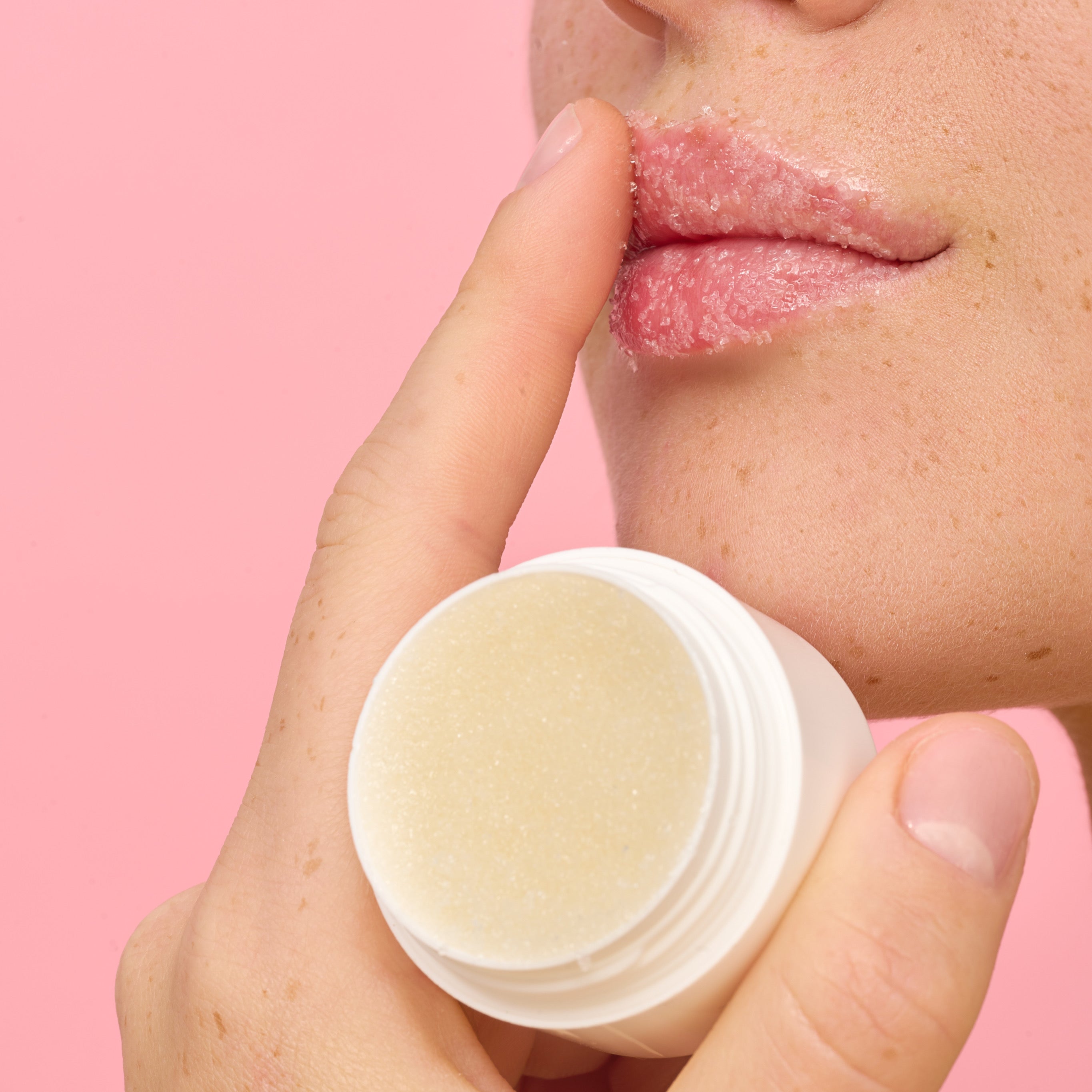 COCONUT LIP SCRUB